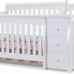 Baby convertible wooden crib
